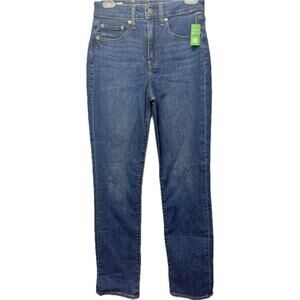 NWT! GAP Women’s Classic Straight High Rise Jeans - 28 / 6R